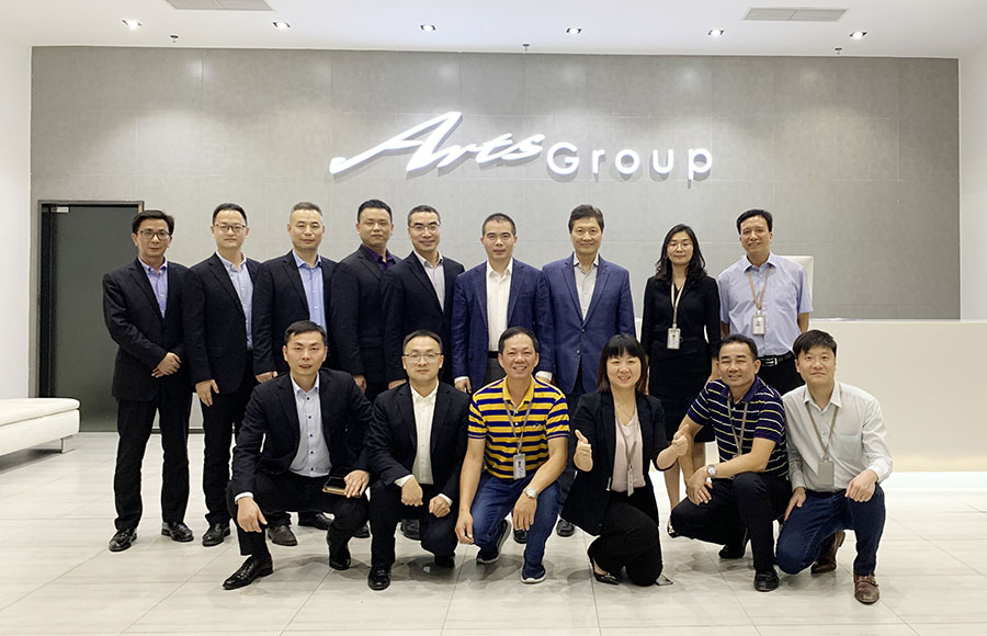 為改變世界對中國企業認知貢獻積極力量--香港雅視光學集團參觀學習